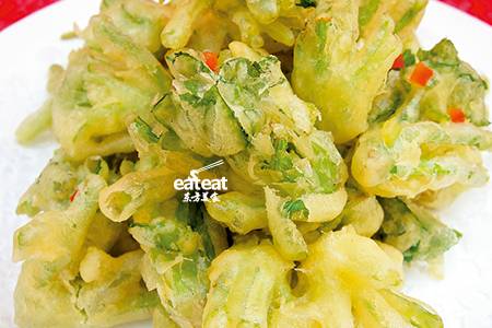 香炸菠菜根：废料炸后创意十足！