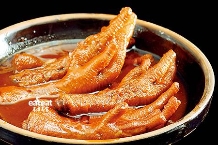 油焖鸡爪：夜宵爆款，桌桌必点！