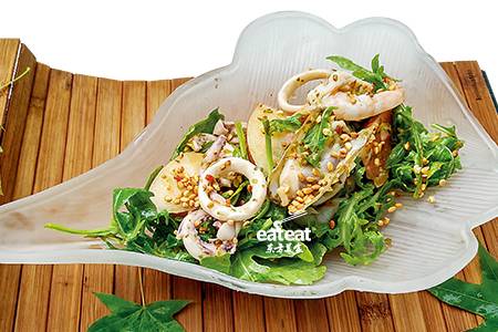 香柠叶海鲜配青苹果芝麻菜