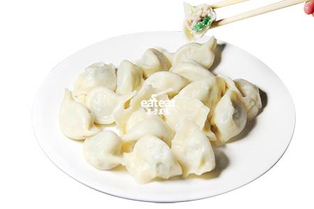 鱼肉做饺馅，颗粒要稍大！