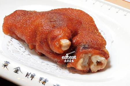 金牌猪手：先卤后烤，外皮酥香!