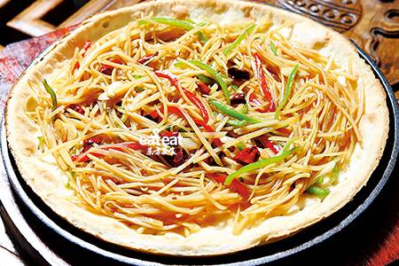 干锅土豆丝烙：像披萨一样菜点合一！