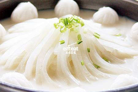 手工速冻灌汤包煮萝卜丝！