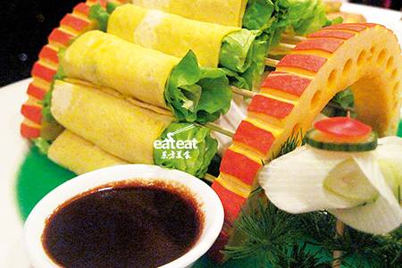 蛋皮生菜卷：蔬菜蘸酱新做法！