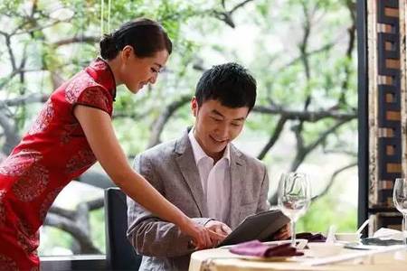 北京商报讯（记者姜子谦）在大数据时代，各行各业都在加速建设企业在数据方面的应用能力。但相比很多行业来说，餐饮业在大数据方面还存在