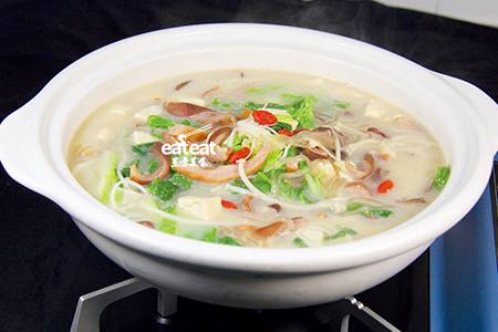 滋补猪肚煲冲出豆香味！