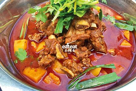 黄焖排骨辣而不腻