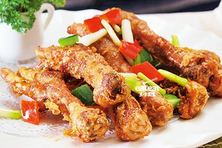鸡脚先蒸后炸软烂酥脆！