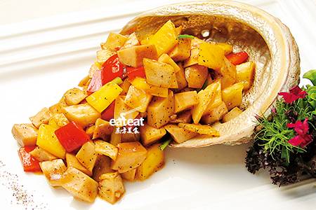 黑椒美味鲍螺粒：先入味后油炸！