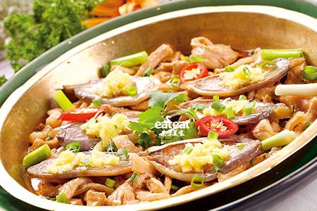 铜盆咸鱼蒸肉筋