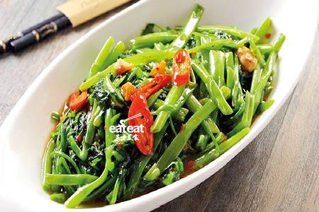 如何炒空心菜不变色不出水？