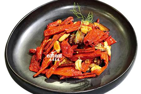 干辣椒皮炒五香咸肉