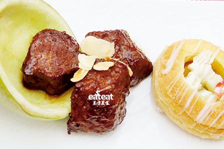 杏香肋眼皇配青苹果沙拉