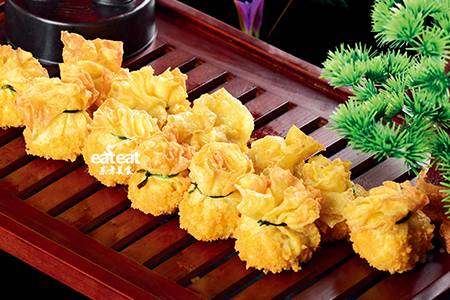 富贵荷花虾包:鸡蛋形如荷花！