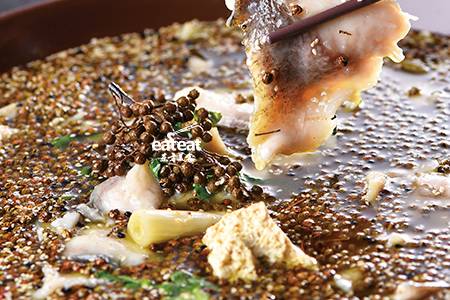 椒麻鲜鱼锅：加入肥牛和毛肚！