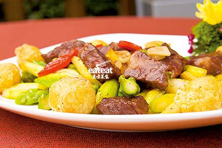 脆鹅肝雪花牛肉粒