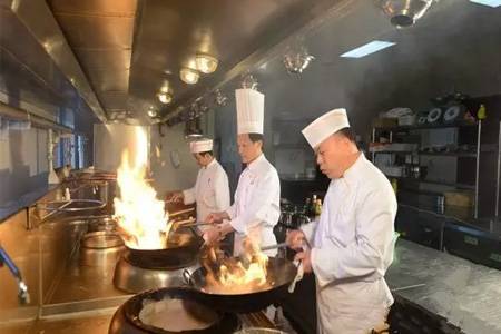 方法：这个餐厅高峰期间不动刀！生意异常火爆！（必须要看看）