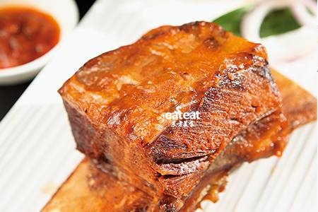 至尊烤牛排:要提速先腌后煮再烤！