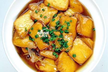 烹汁豆腐外酥内软