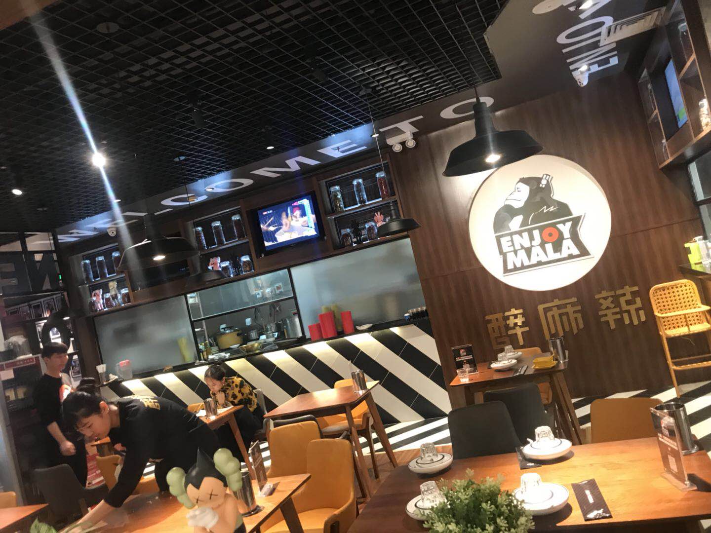 2017年中国餐饮21万家店关闭，仅20%盈利，2018将如何？