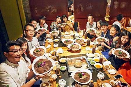 独家：爆款成店”是趋势，详细解读如何运作