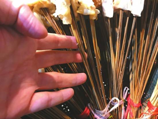 成都串串香新规要求“一串一签”全面推行有待时日 