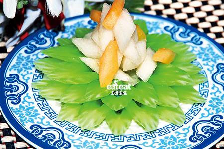 刨片美芹拌雪梨：自制冰糖粉提味！ 