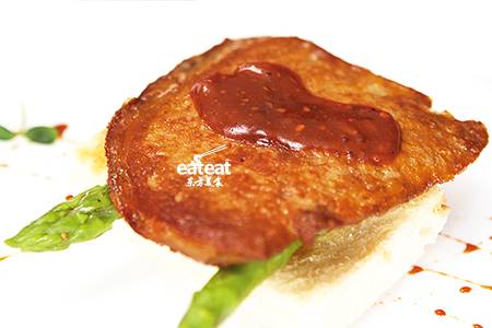 红酒茄水肝：混合汁浇淋咸鲜酸香！