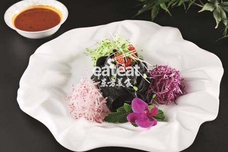 墨鱼汁做凉皮：醋熬香再调味!