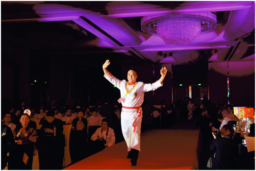 厨师们走上红毯，享受属于他们的最高荣誉！