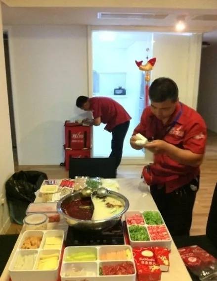 海底捞的服务“有毒”，全国网友都炸了