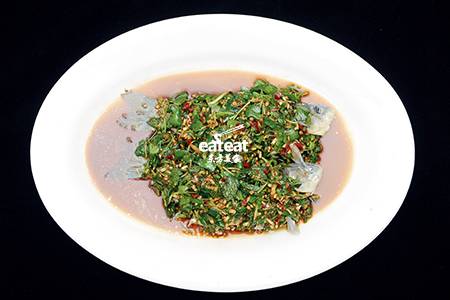 贵州土司鱼：热油炝香增鲜料！