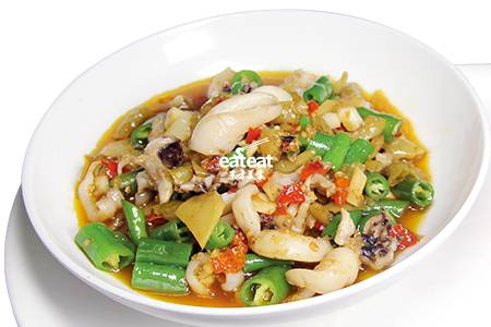 青椒烧甲鱼:汤汁泡米饭！