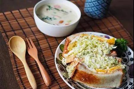 25年40家直营店，店店门前排大队