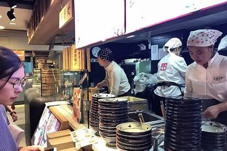 方法：服务员抱怨顾客点餐太磨叽，机智的餐厅老板这样破解……