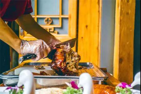 看看这个几个月就倒闭的餐厅，干了多少傻事！