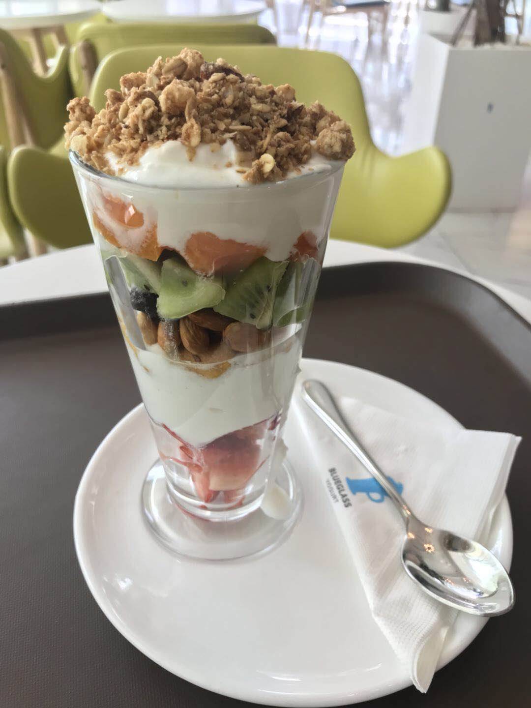  餐饮市场刮起“轻食风” 专家：口味与健康需兼顾