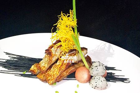 香烤武鲳鱼：蔬菜汁腌制！