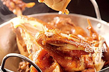 桶子油鸡：竹筒均衡受热！