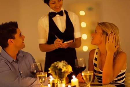 方法：服务员总犯“脸盲症”？五个小技巧牢牢记住顾客姓名！