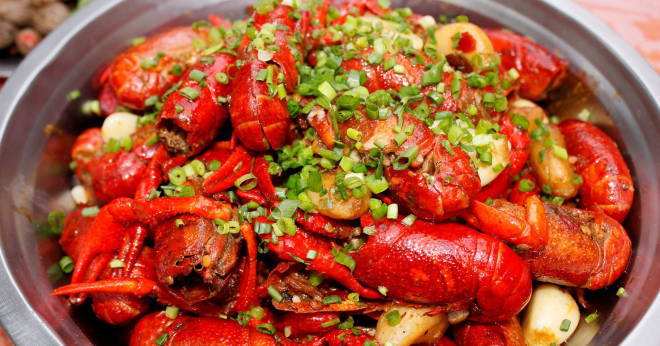 江苏盱眙小龙虾价格回落，价格较上月降幅均在40%以上