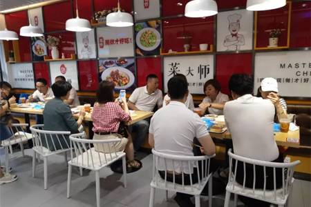 方法：纯外卖必死？这个外卖品牌如此弯道超车！