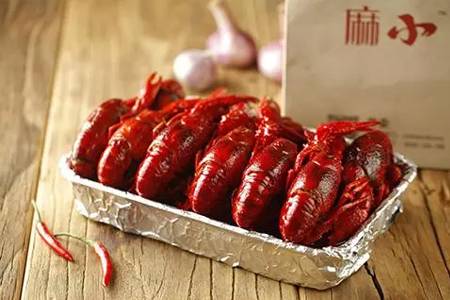   方法：北漂四年成为小龙虾龙头，一天卖30万只小龙虾，一年销售4个亿！