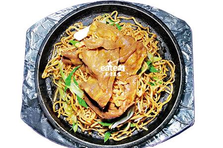 煎肥牛黑椒手擀面