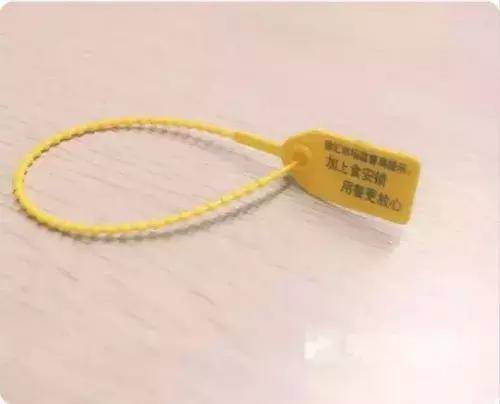 美团外卖推出“新式武器”：食安锁，外卖一出锅就能上锁