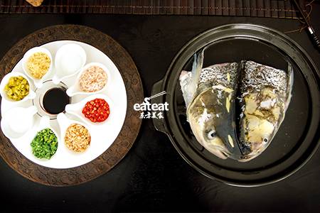 清汤鱼头：调料自选增加互动！