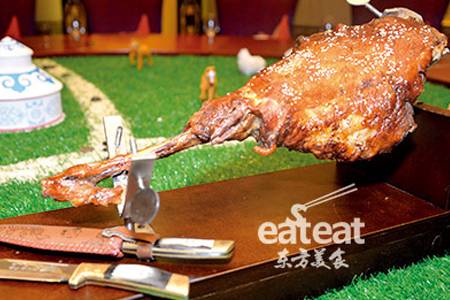 挂炉果木烤羊腿