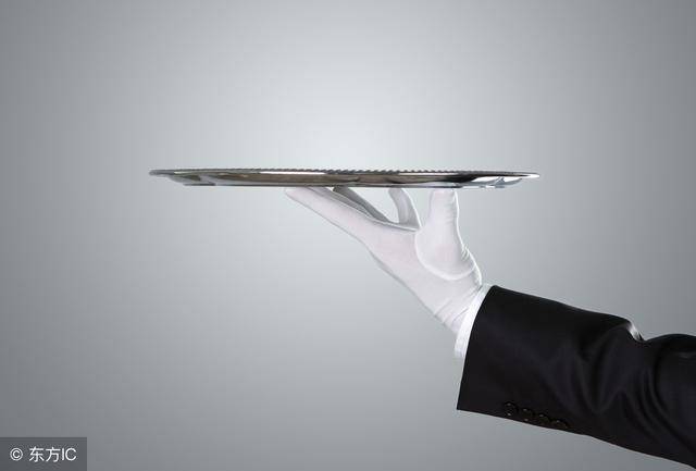 女子因毛血旺没“毛肚”拒付餐费，老民警也犯了难