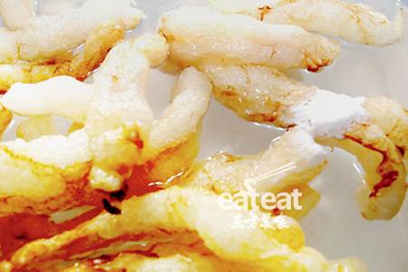 如何发牛蹄筋色泽白、有亮度？