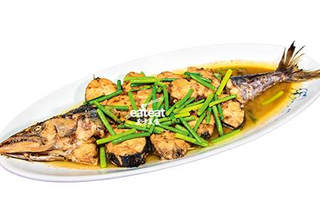 蒜薹烧鲅鱼